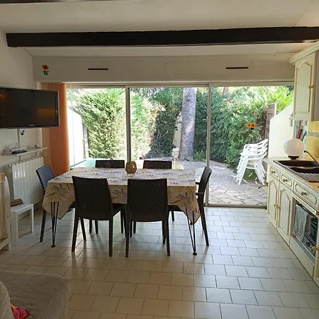 Cap Pinede Jardin Holiday home