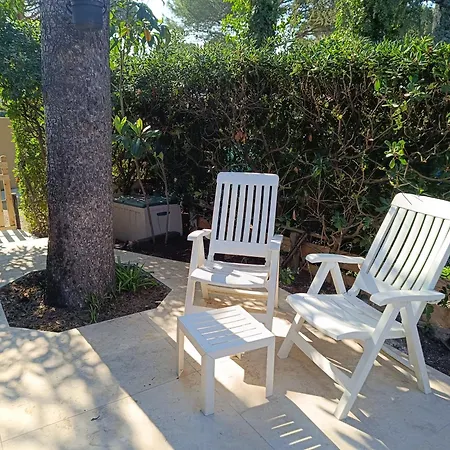 Holiday home Cap Pinede Jardin